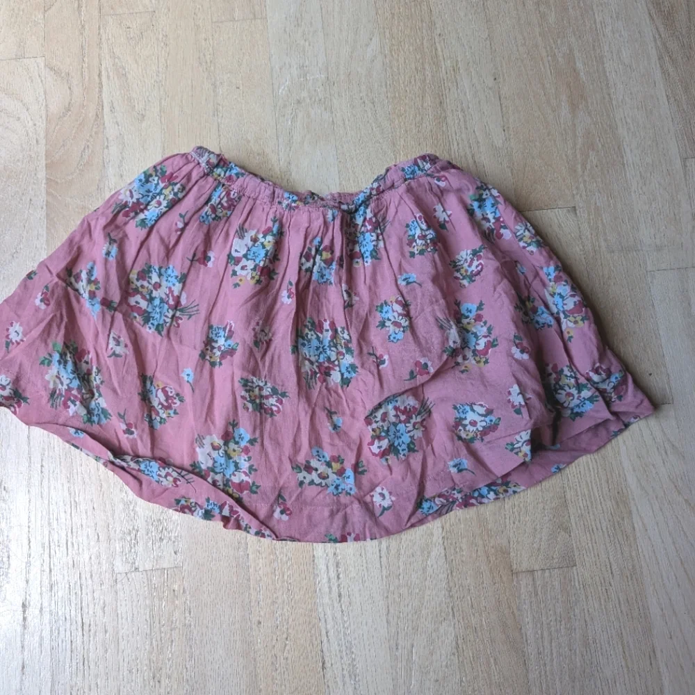 Mini Boden floral print skirt size 5-6